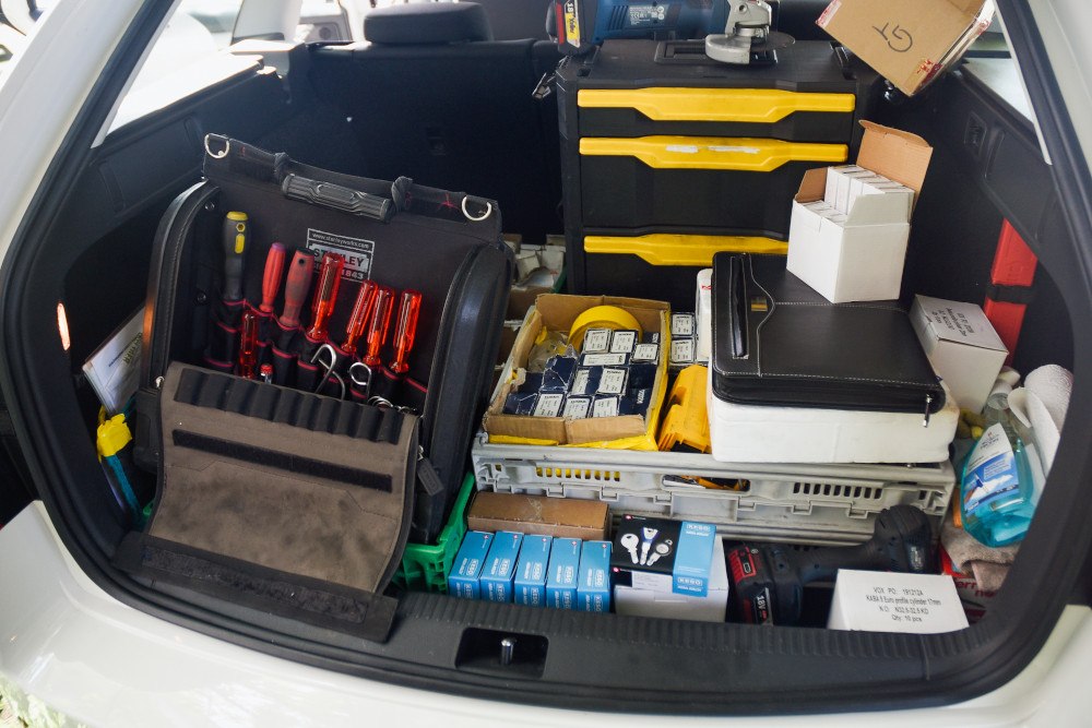 Kofferraum mit Werkzeug